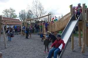 150418 Spielplatzeinweihung DSF1493